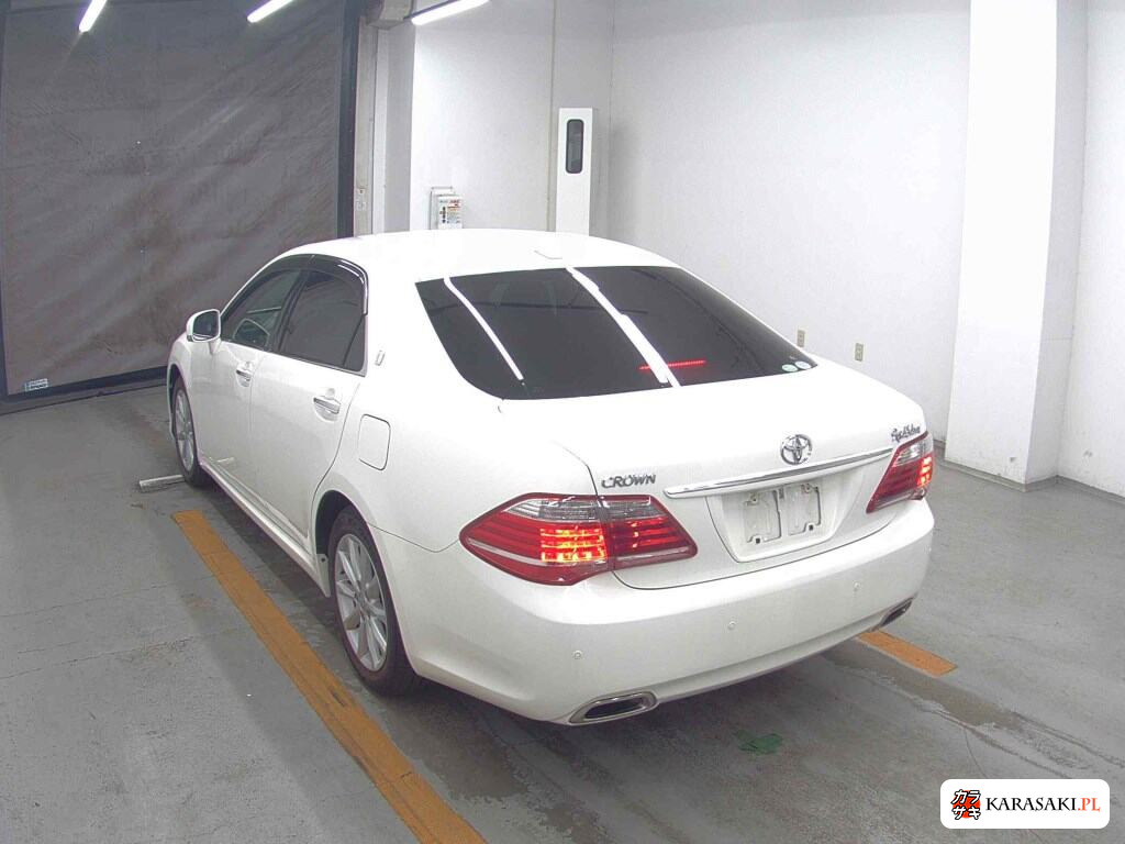 Toyota Crown 2011 z aukcji japońskiej