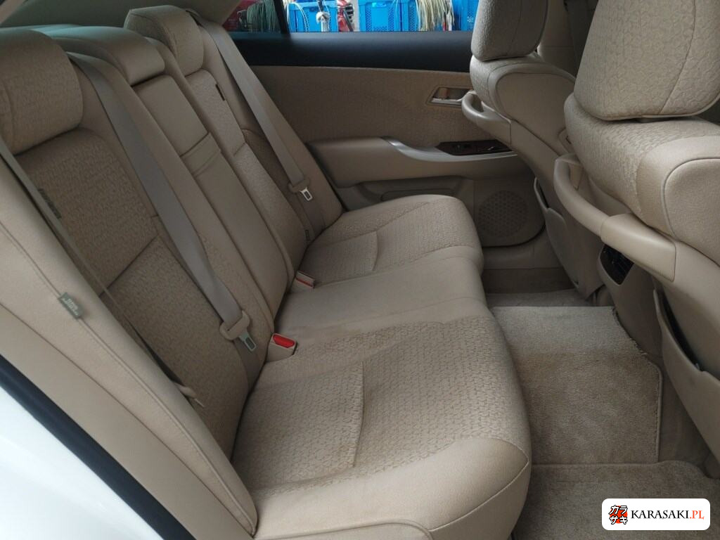 Toyota Crown 2011 z aukcji japońskiej