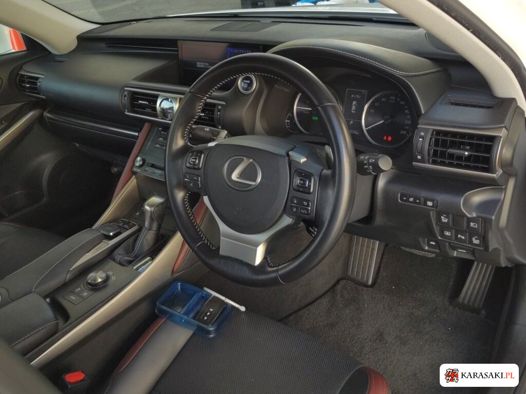 Lexus Is 2017 z aukcji japońskiej