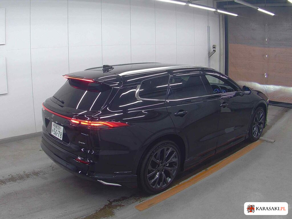 Toyota Crown Estate 2025 z aukcji japońskiej