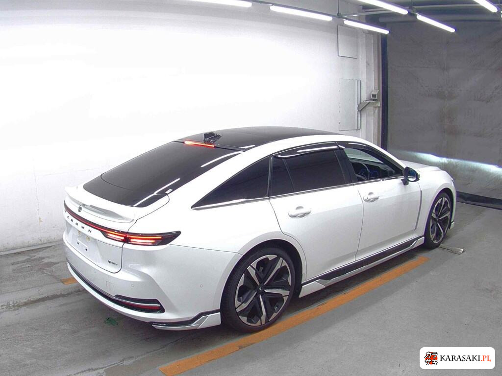 Toyota Crown 2023 z aukcji japońskiej