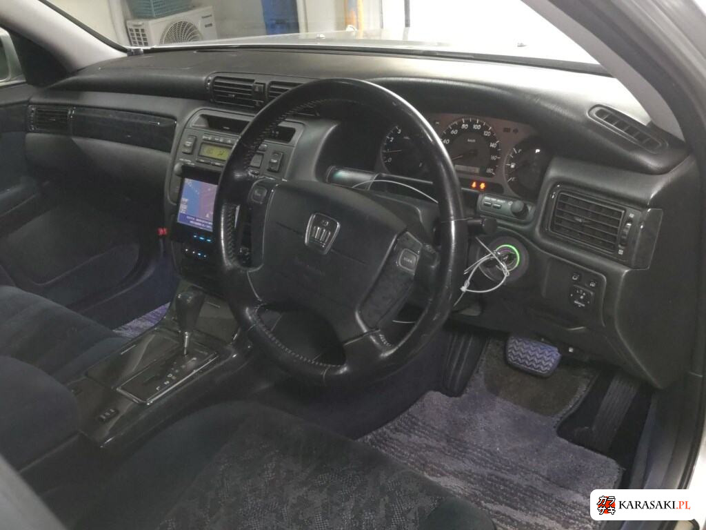 Toyota Crown 2002 z aukcji japońskiej