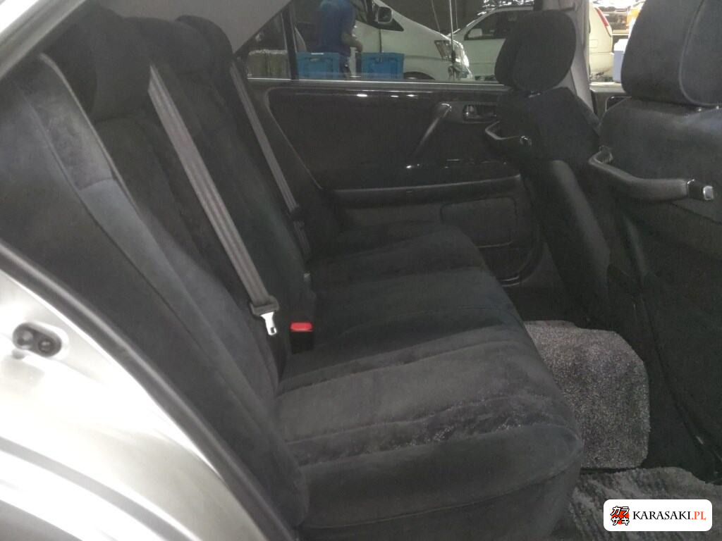 Toyota Crown 2002 z aukcji japońskiej
