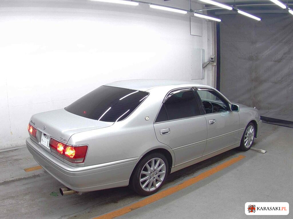 Toyota Crown 2002 z aukcji japońskiej