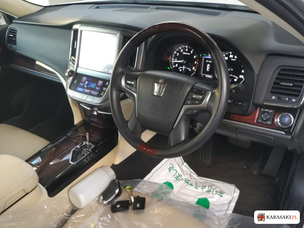 Toyota Crown 2015 z aukcji japońskiej