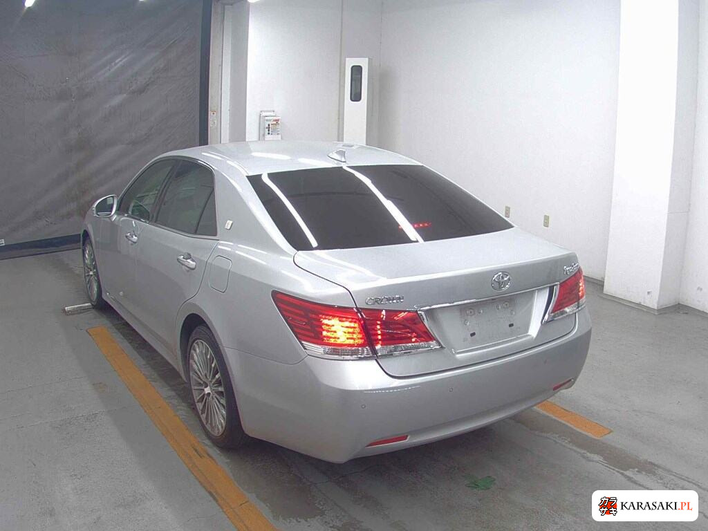 Toyota Crown 2015 z aukcji japońskiej
