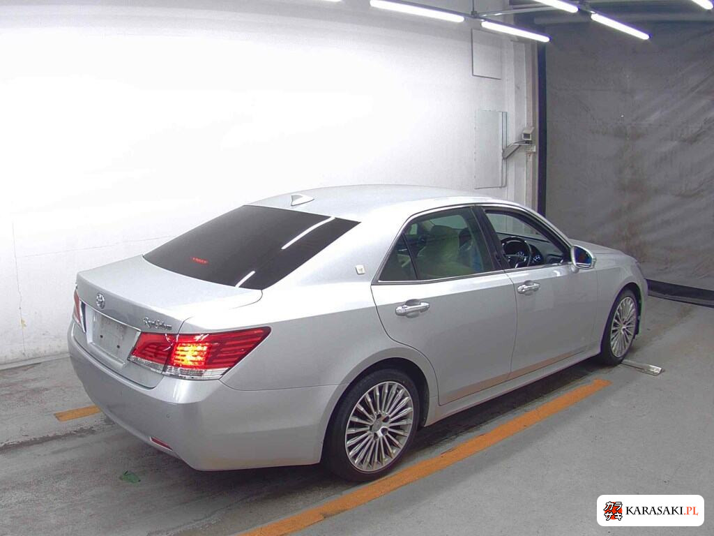 Toyota Crown 2015 z aukcji japońskiej