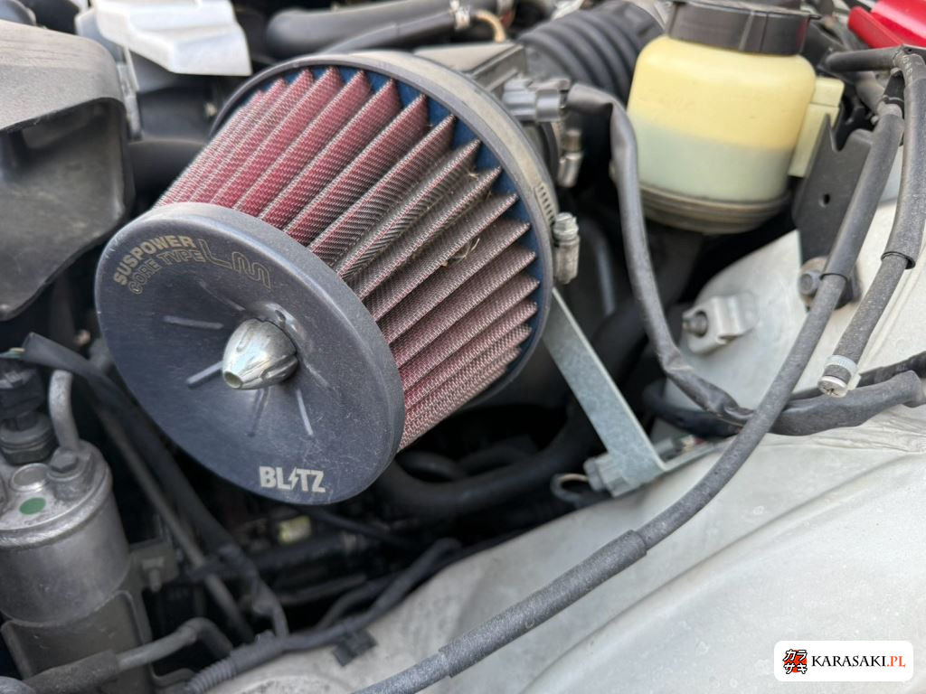 Nissan Skyline 2000 z aukcji japońskiej