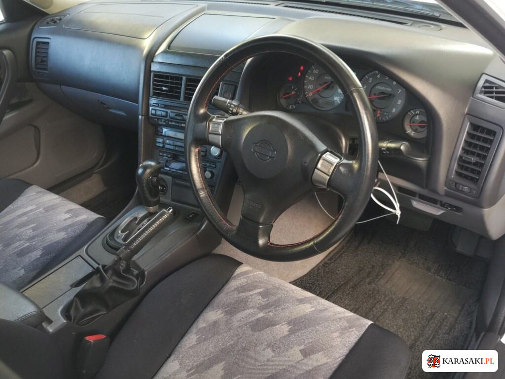 Nissan Skyline 2000 z aukcji japońskiej