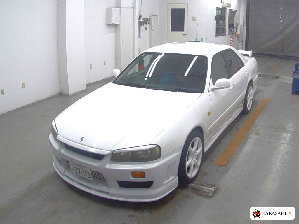 Nissan Skyline 2000 z aukcji japońskiej