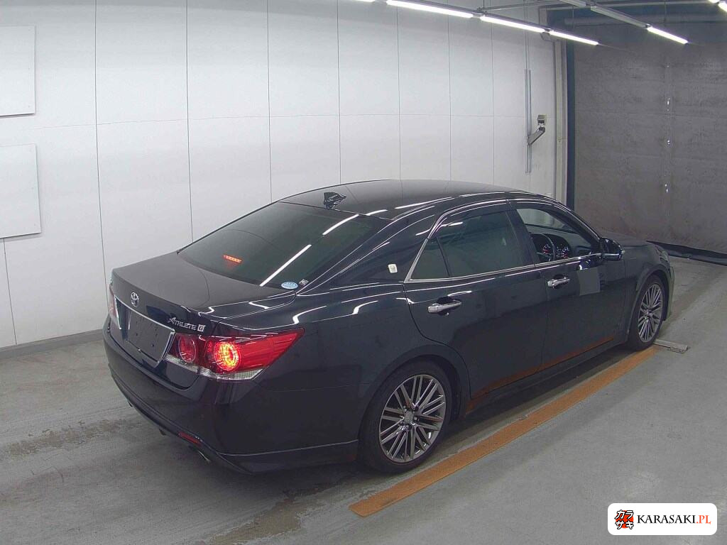 Toyota Crown 2017 z aukcji japońskiej