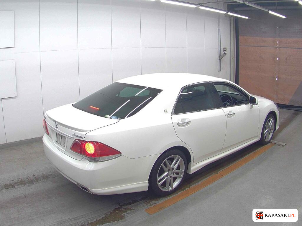 Toyota Crown 2011 z aukcji japońskiej