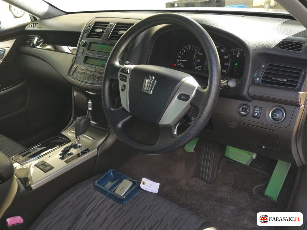 Toyota Crown 2011 z aukcji japońskiej