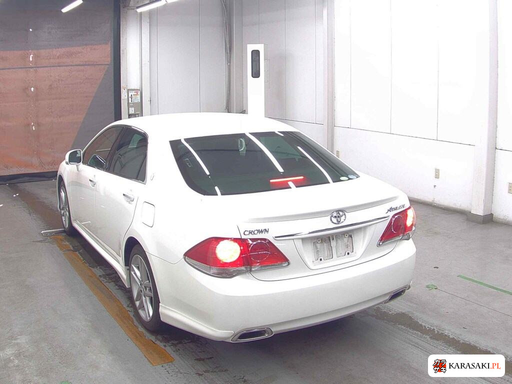 Toyota Crown 2011 z aukcji japońskiej