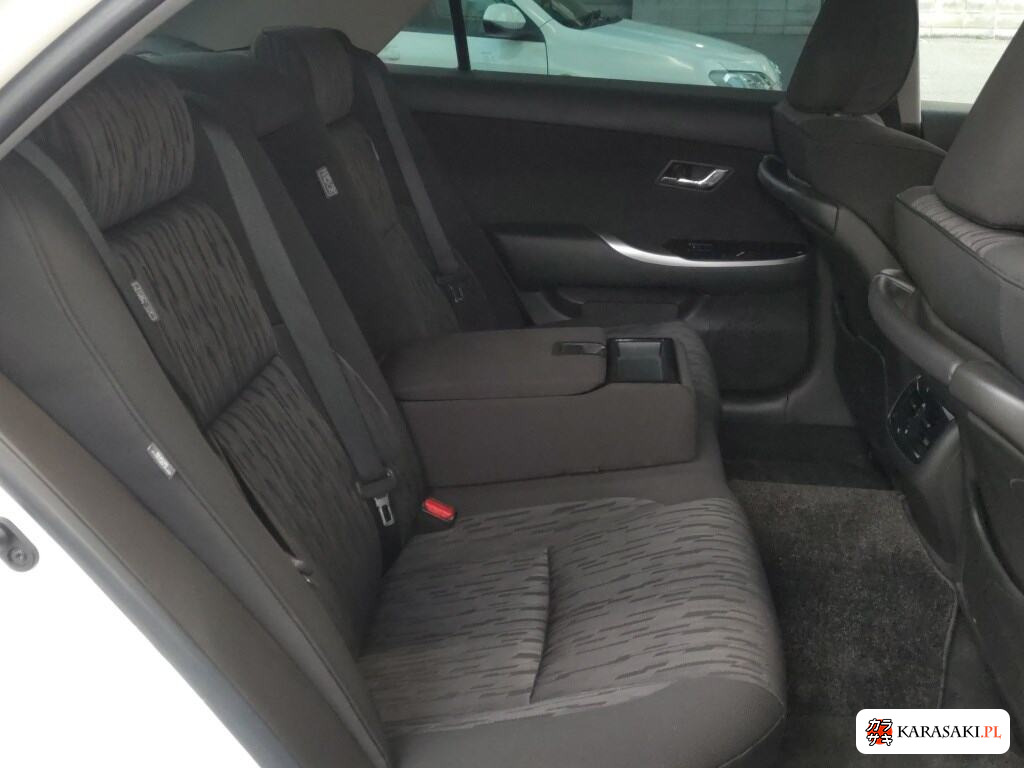 Toyota Crown 2010 z aukcji japońskiej