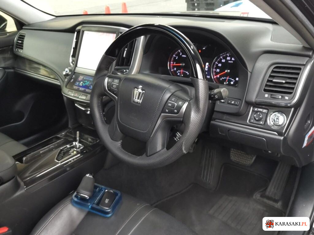 Toyota Crown 2013 z aukcji japońskiej