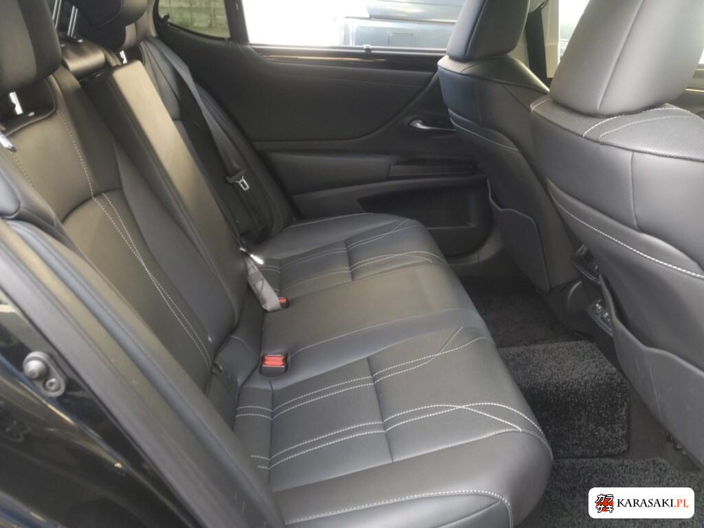 Lexus Es 2019 z aukcji japońskiej