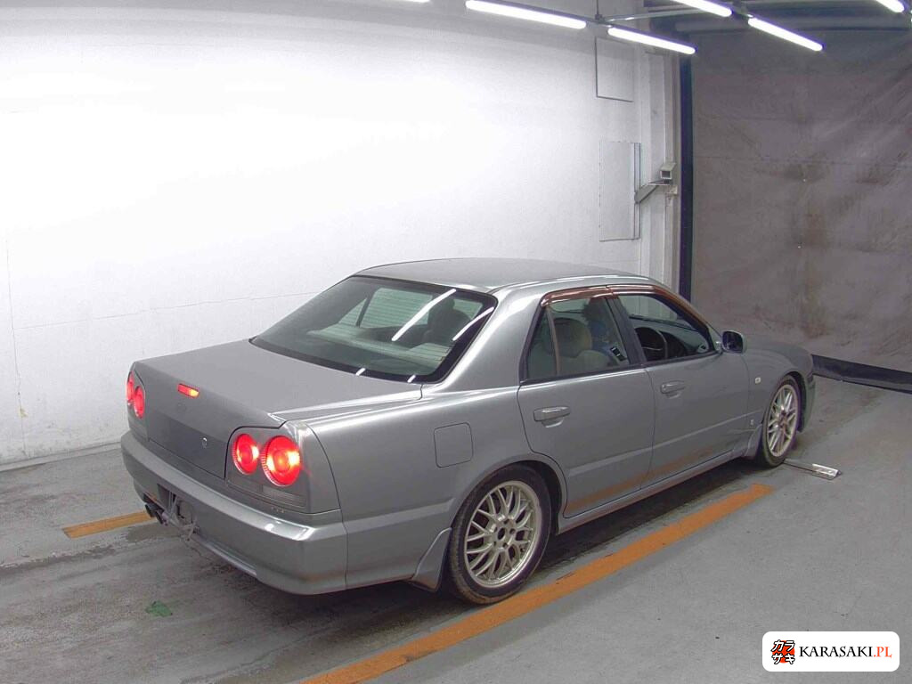 Nissan Skyline 2001 z aukcji japońskiej