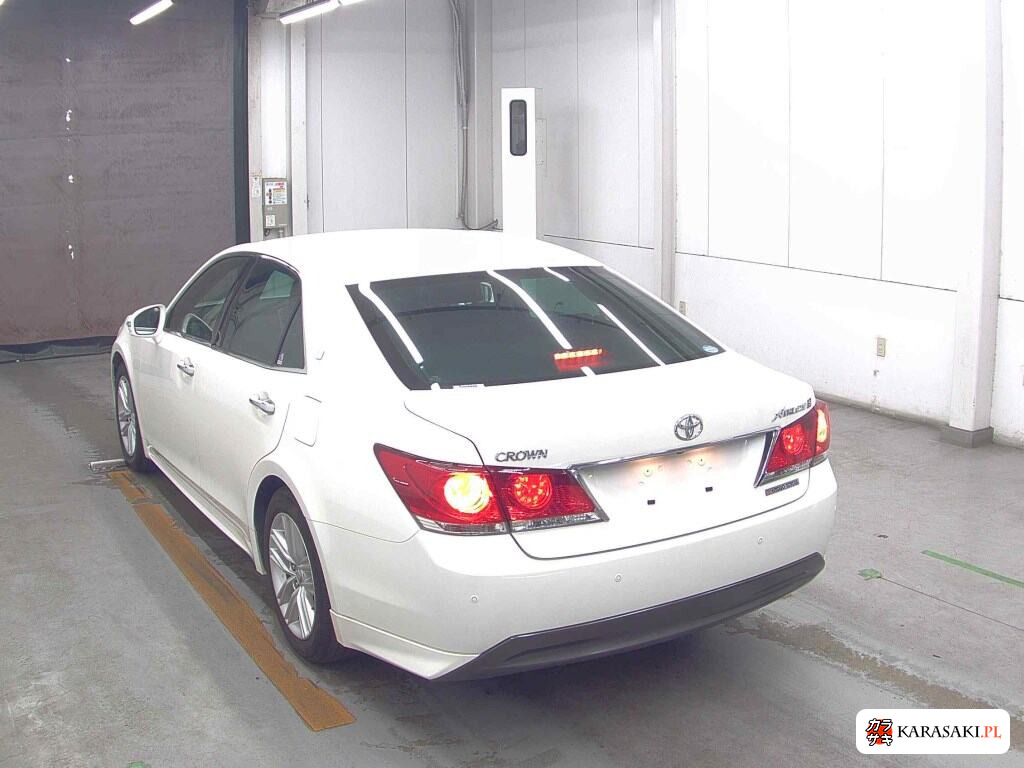 Toyota Crown 2015 z aukcji japońskiej