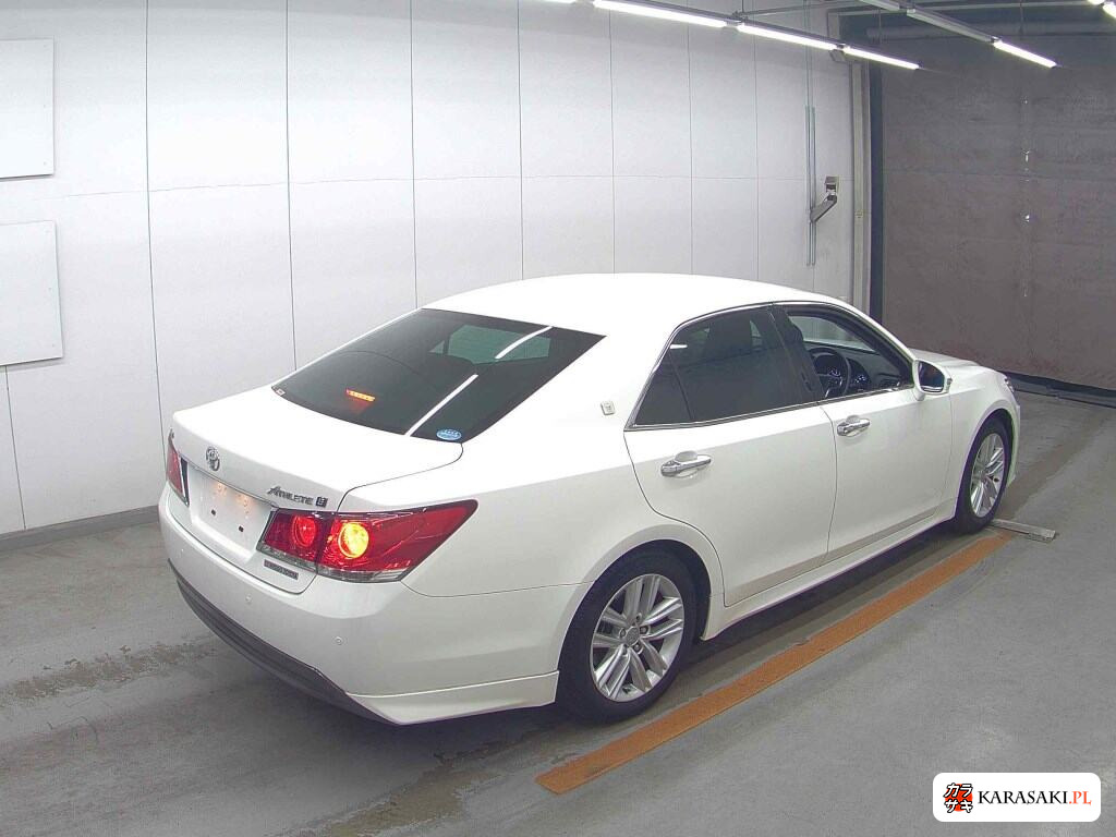 Toyota Crown 2015 z aukcji japońskiej