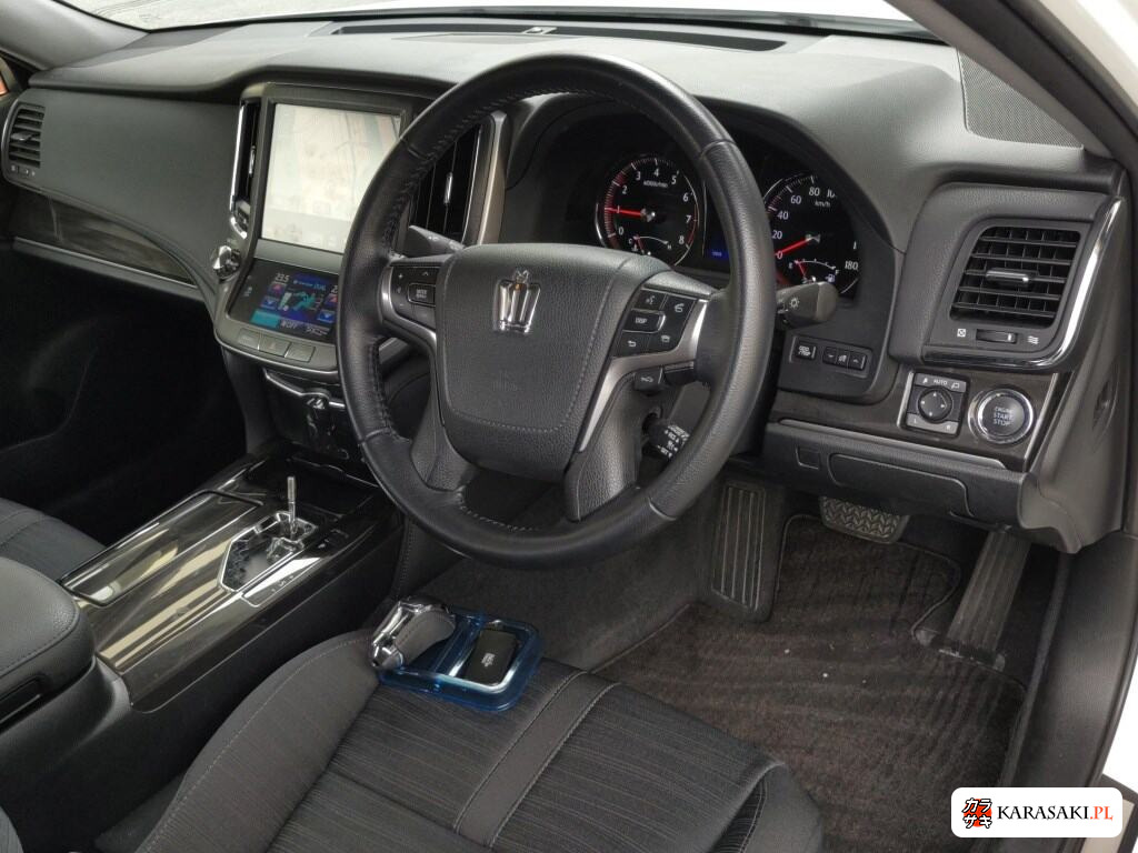 Toyota Crown 2015 z aukcji japońskiej