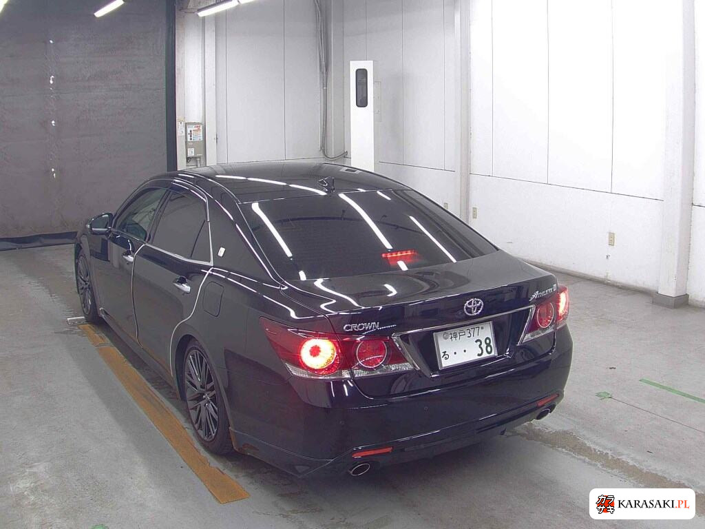 Toyota Crown 2016 z aukcji japońskiej