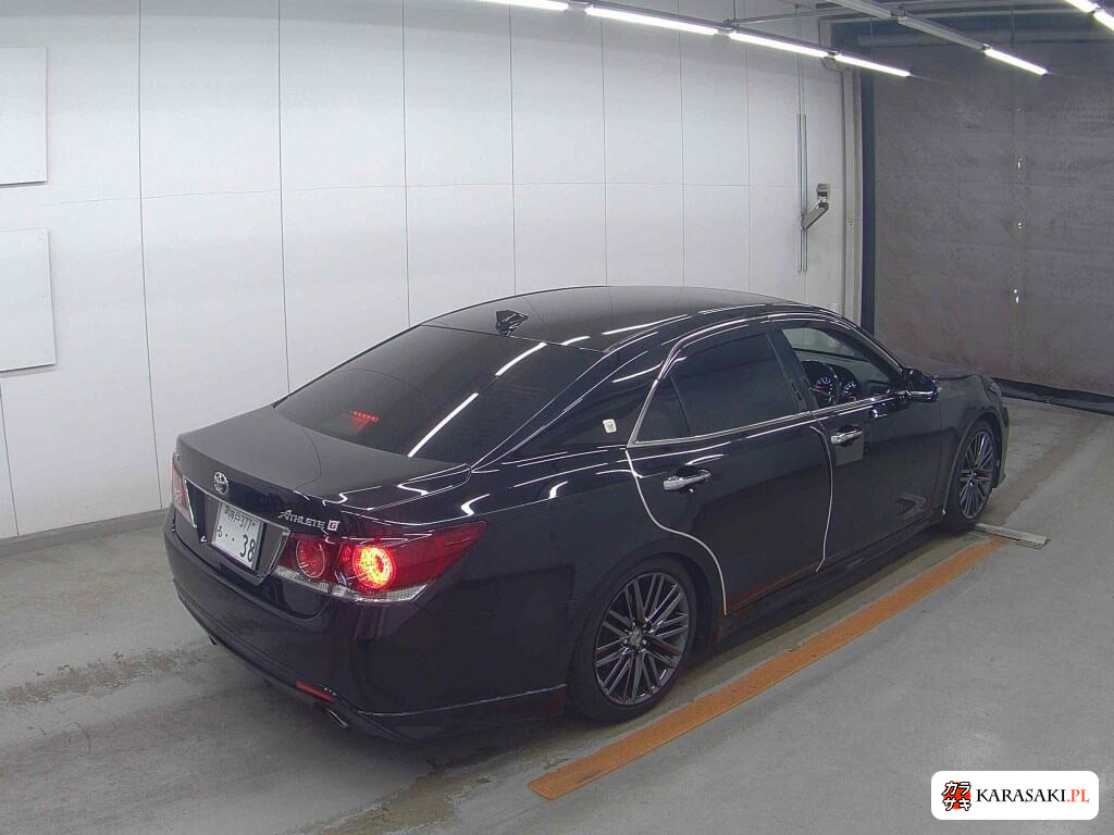 Toyota Crown 2016 z aukcji japońskiej