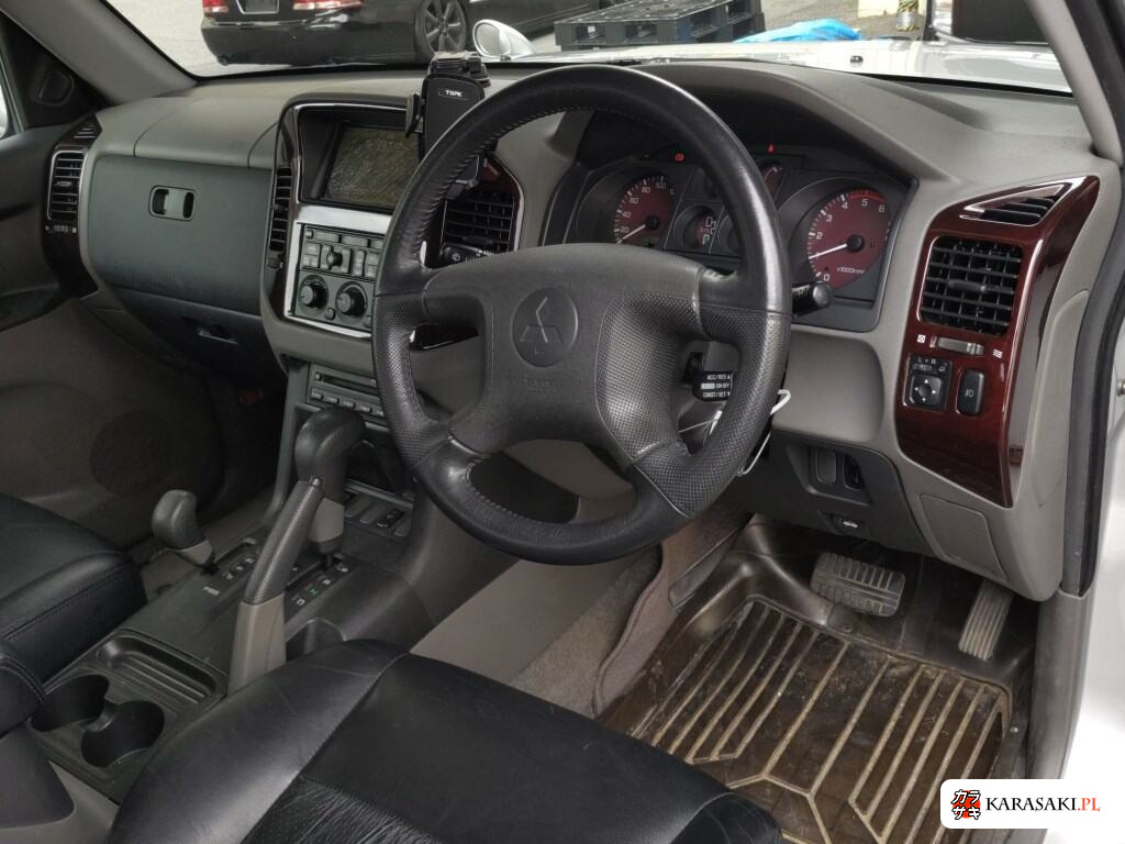 Mitsubishi Pajero 1999 z aukcji japońskiej