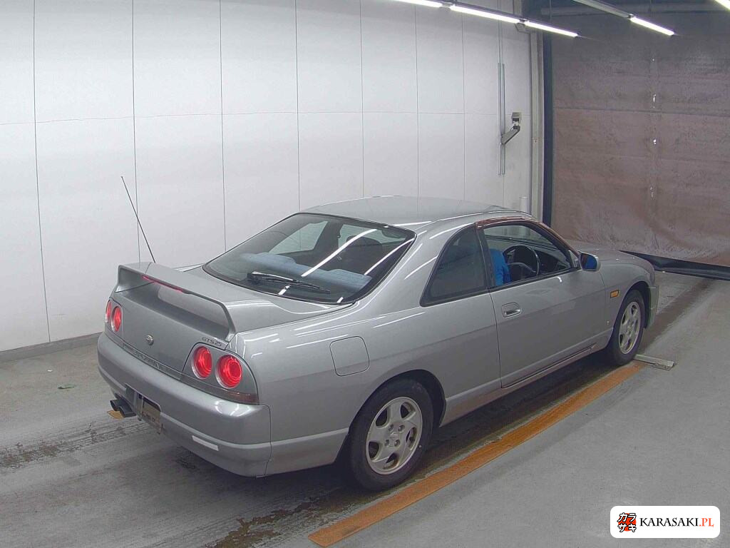 Nissan Skyline 1996 z aukcji japońskiej