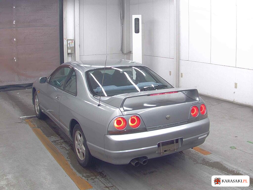 Nissan Skyline 1996 z aukcji japońskiej