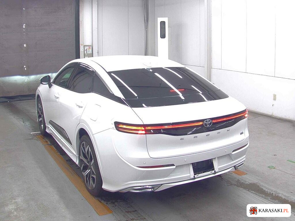 Toyota Crown Crossover 2023 z aukcji japońskiej