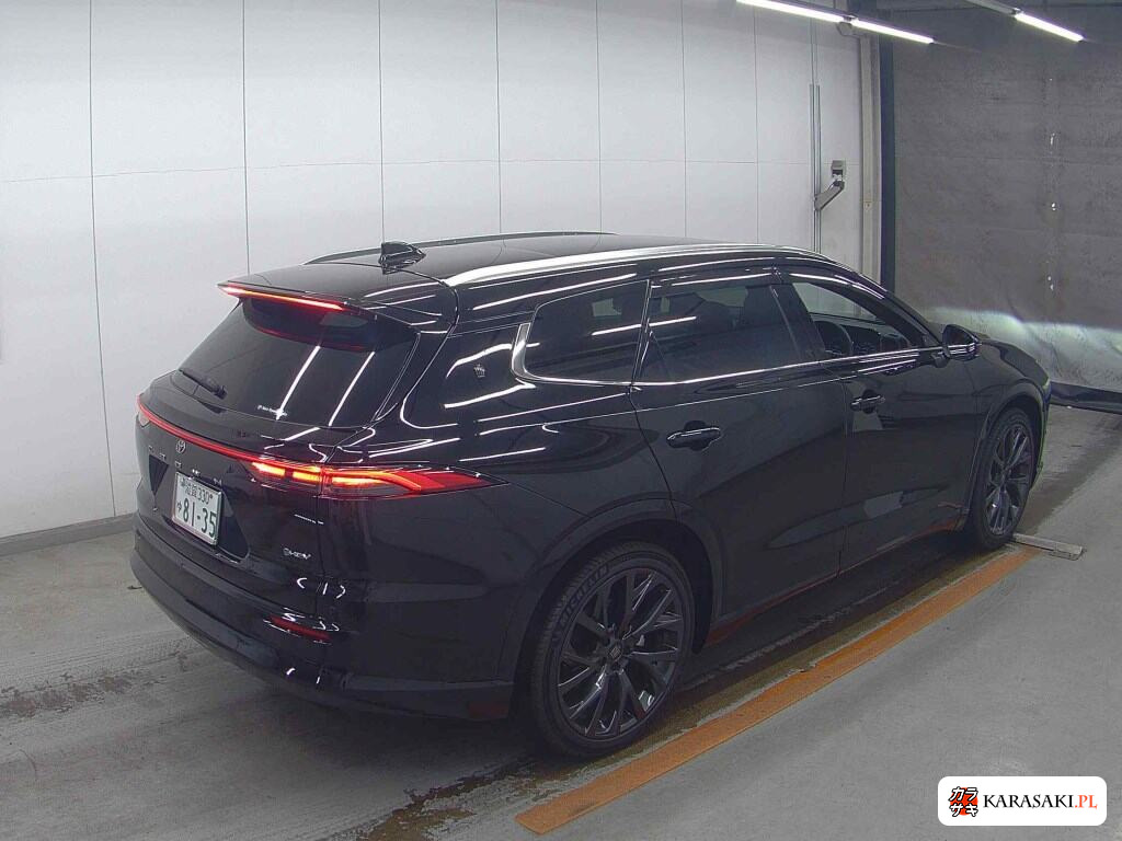 Toyota Crown Estate 2025 z aukcji japońskiej