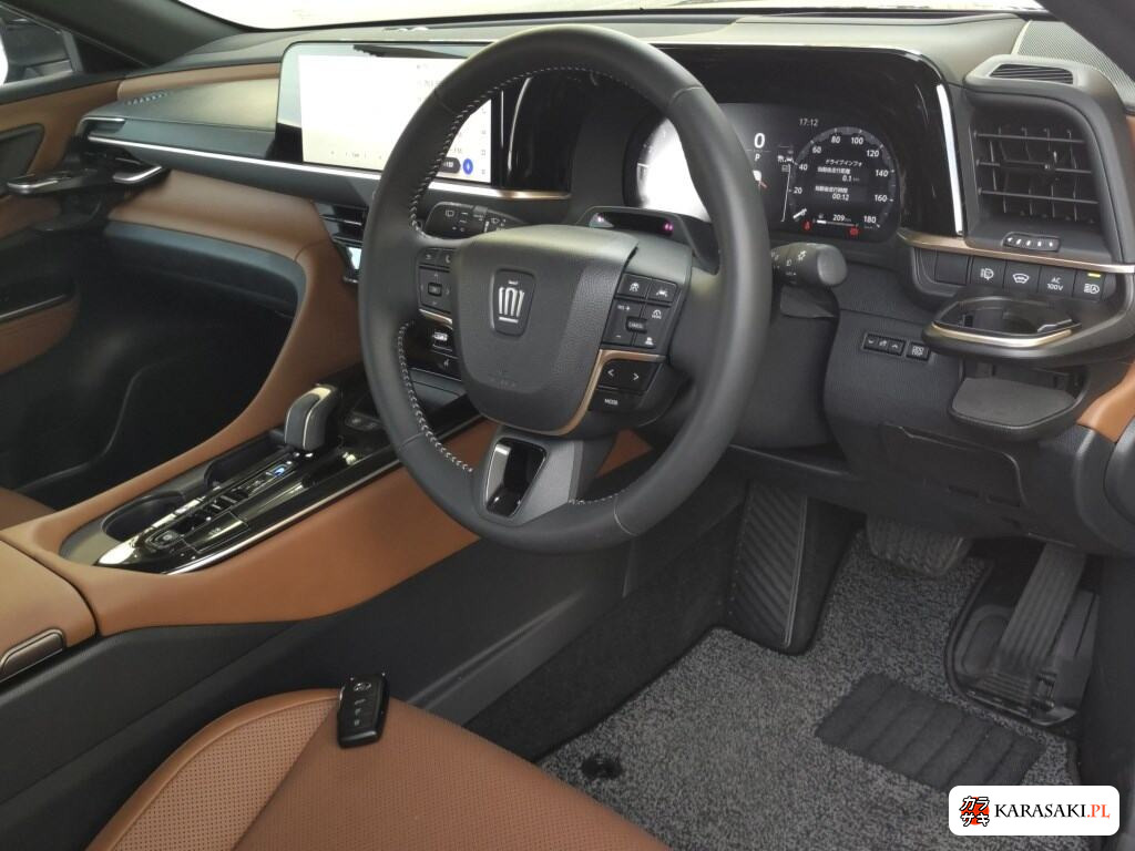 Toyota Crown Estate 2025 z aukcji japońskiej