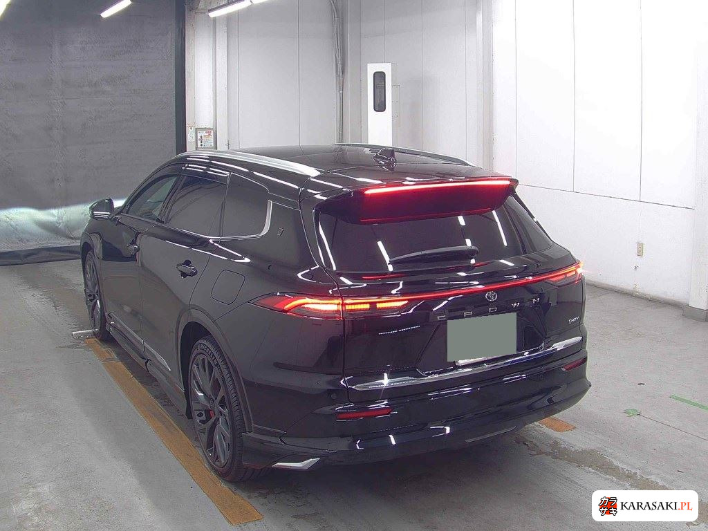 Toyota Crown Estate 2025 z aukcji japońskiej