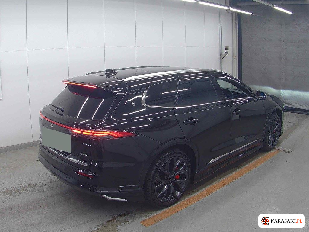 Toyota Crown Estate 2025 z aukcji japońskiej