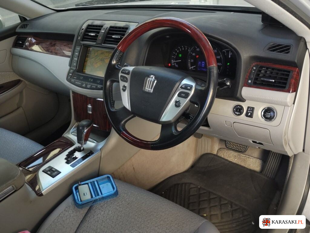 Toyota Crown 2010 z aukcji japońskiej