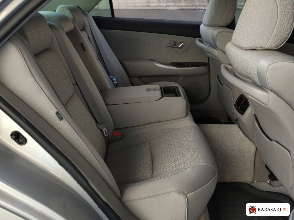 Toyota Crown 2010 z aukcji japońskiej