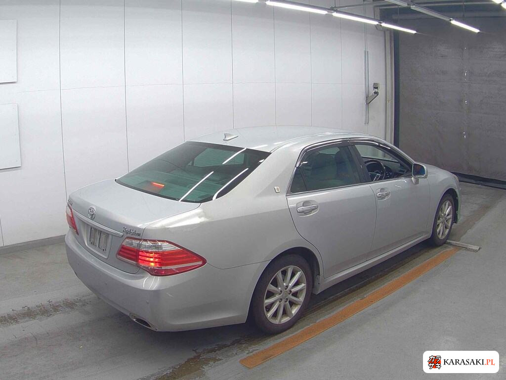 Toyota Crown 2010 z aukcji japońskiej
