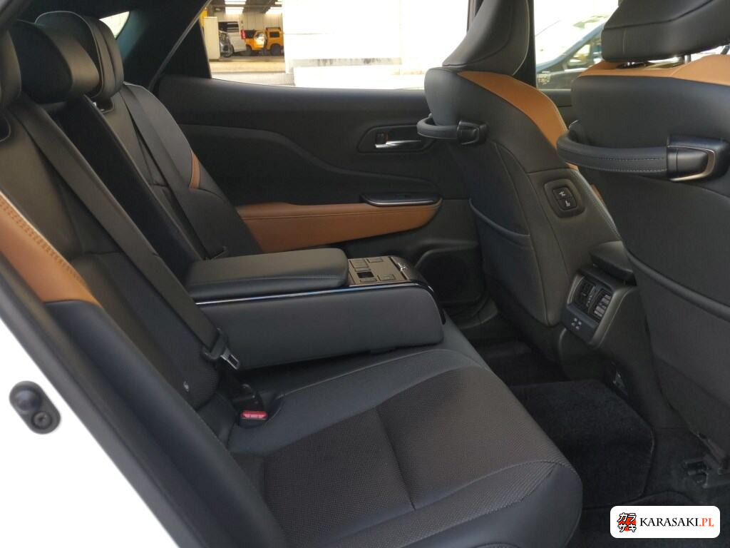 Toyota Crown Crossover 2023 z aukcji japońskiej