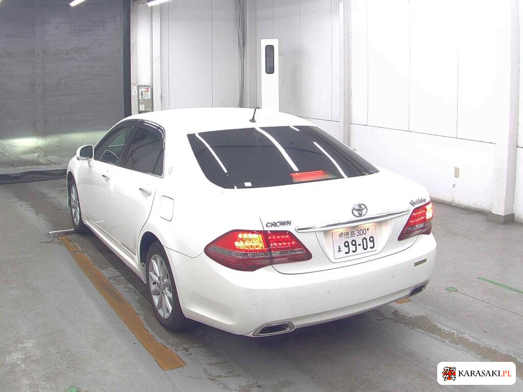 Toyota Crown 2009 z aukcji japońskiej