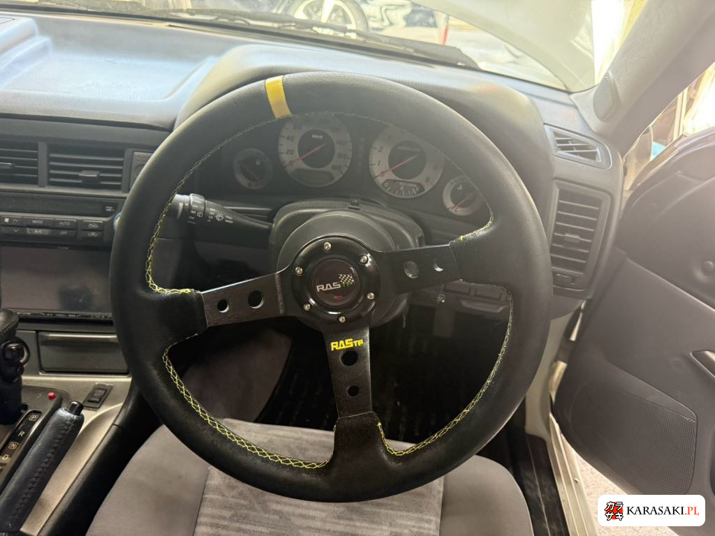 Nissan Skyline 2000 z aukcji japońskiej