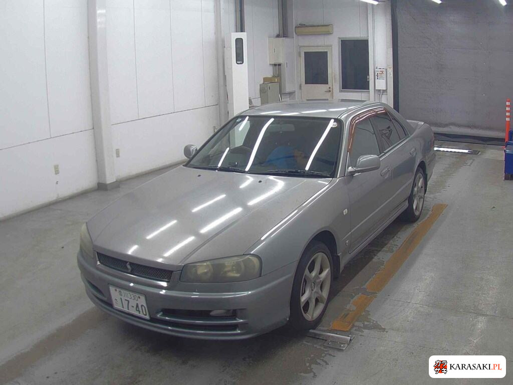 Nissan Skyline 2000 z aukcji japońskiej