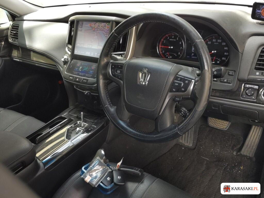 Toyota Crown 2013 z aukcji japońskiej