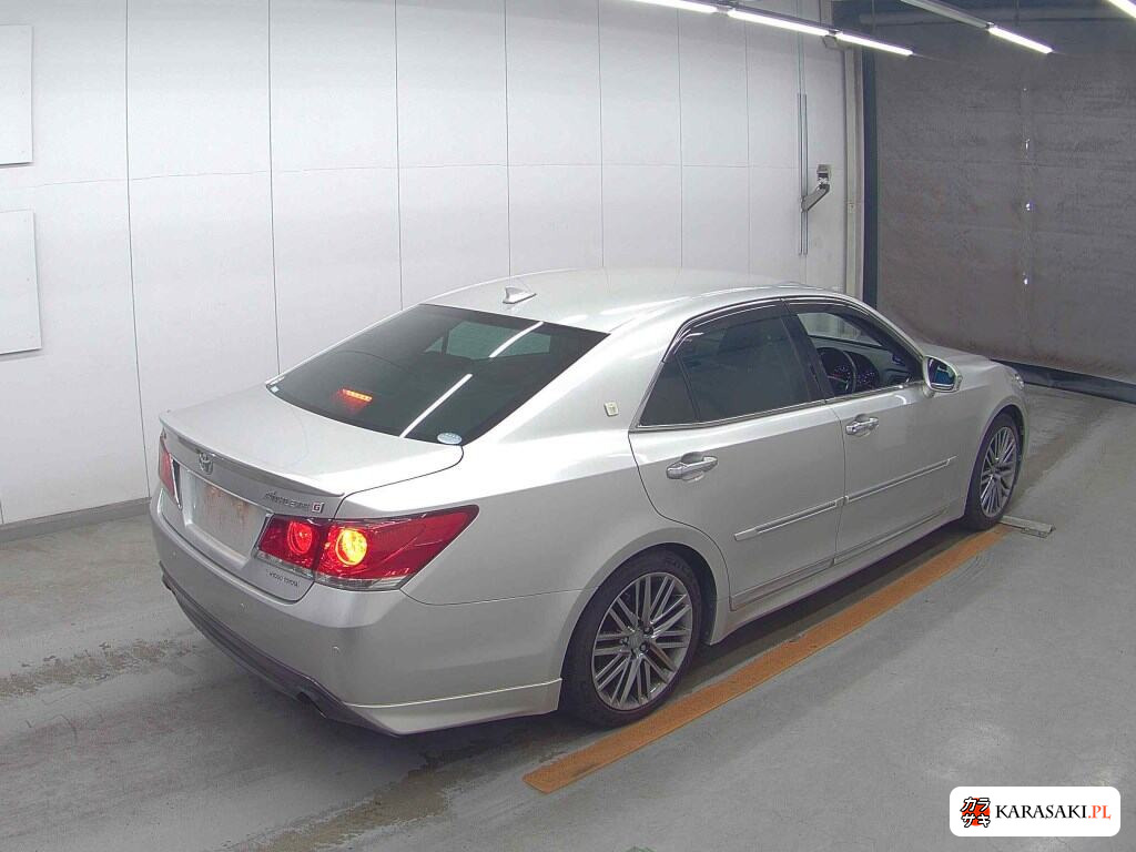 Toyota Crown 2013 z aukcji japońskiej