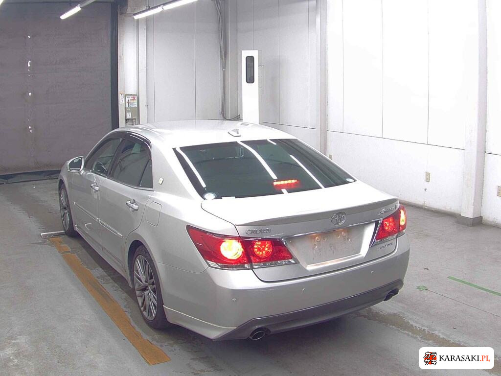 Toyota Crown 2013 z aukcji japońskiej