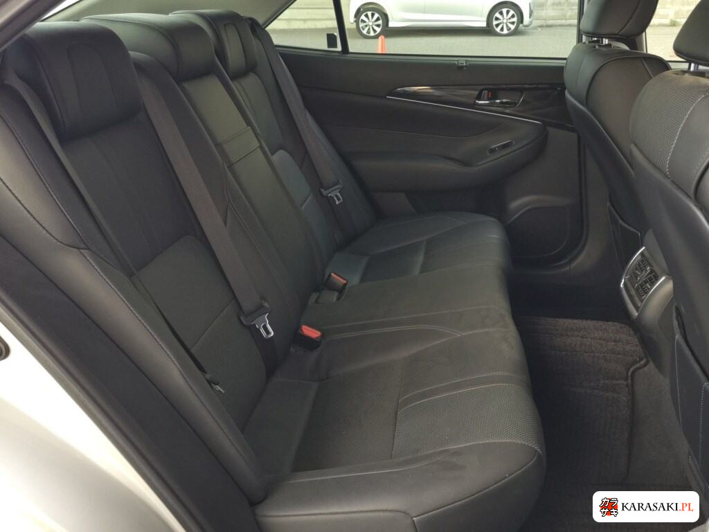 Toyota Crown 2013 z aukcji japońskiej