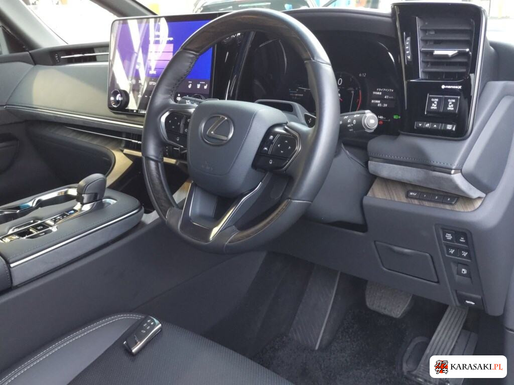 Lexus LM 2024 z aukcji japońskiej