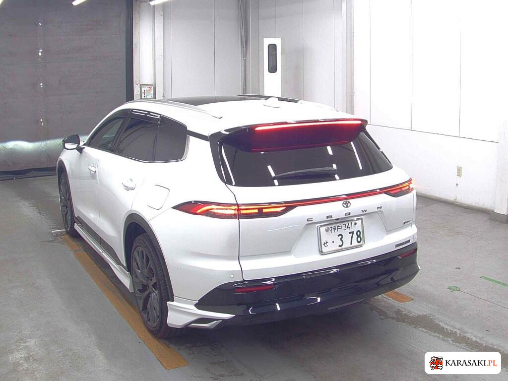 Toyota Crown Estate 2025 z aukcji japońskiej
