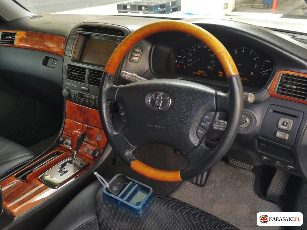Toyota Celsior 2003 z aukcji japońskiej