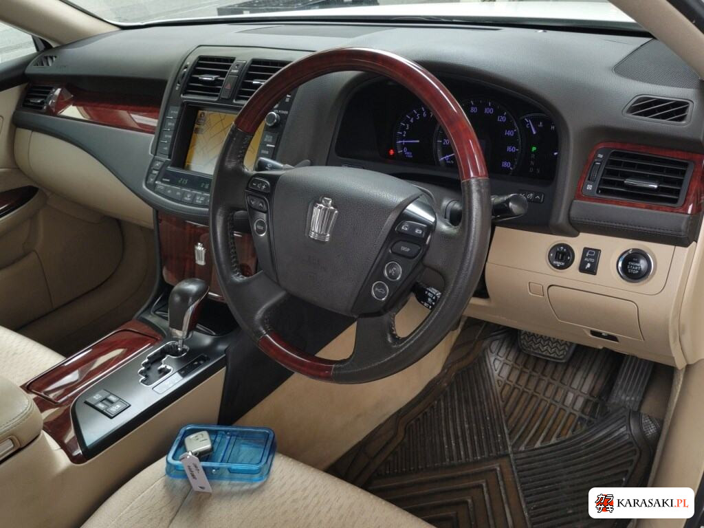 Toyota Crown 2009 z aukcji japońskiej